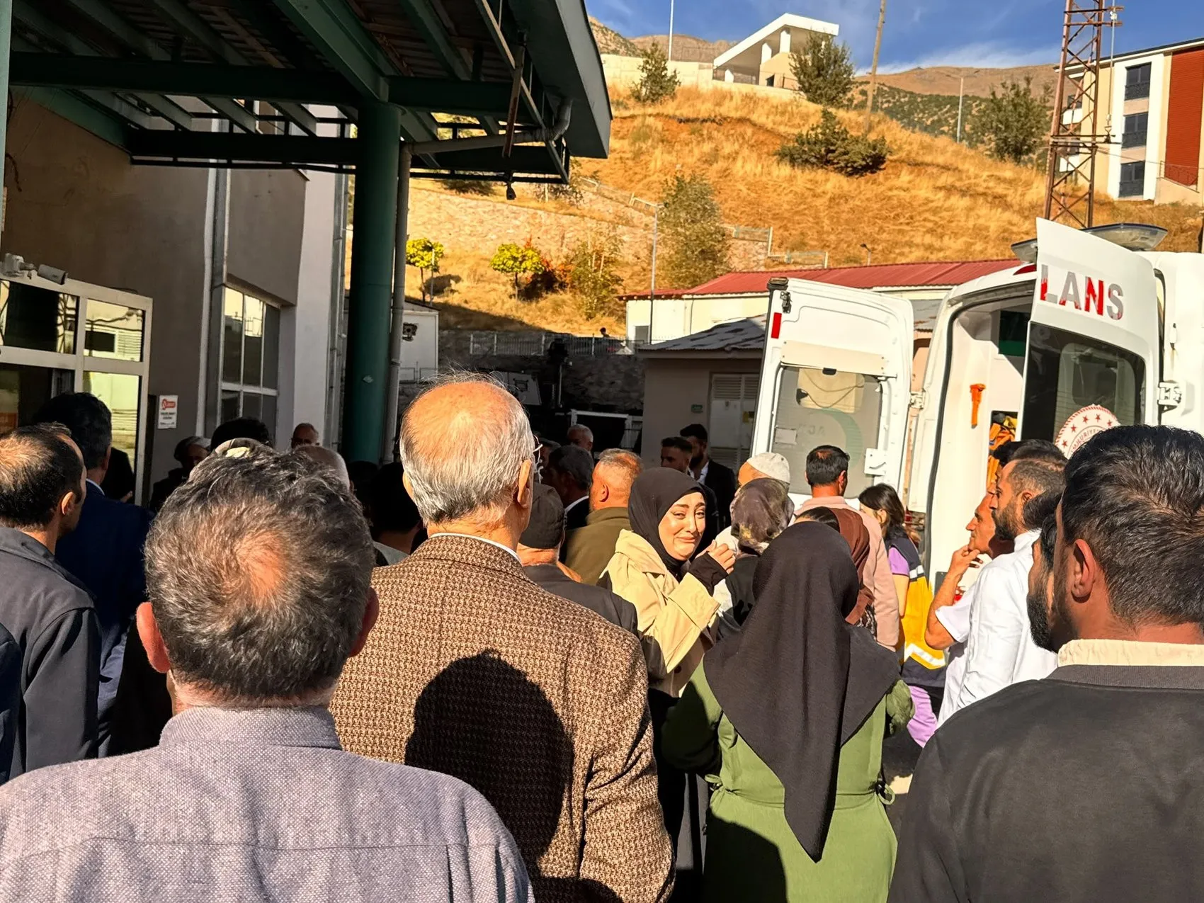 Şemdinli yolunda feci kaza: 2 yaşındaki Hafsa Nur bebek hayatını kaybetti