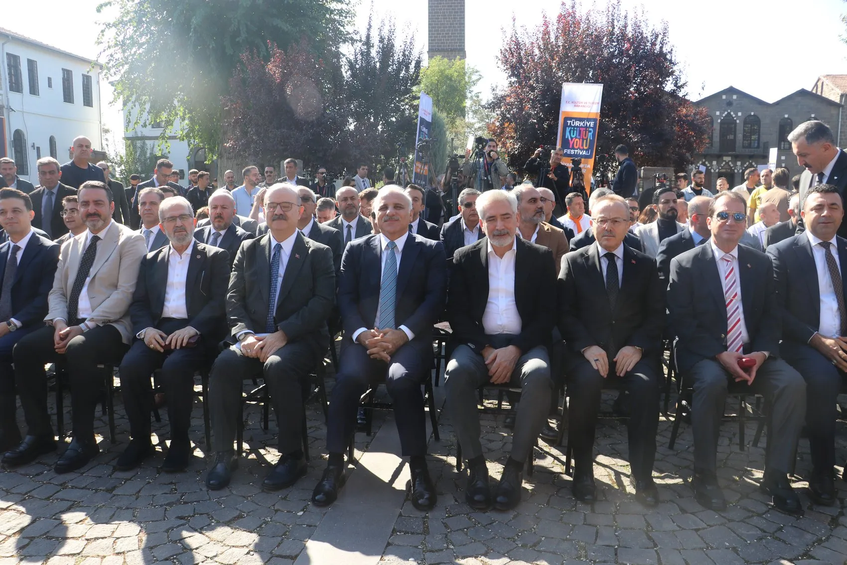 Diyarbakır Kültür Yolu Festivali şehre renk katmaya başladı