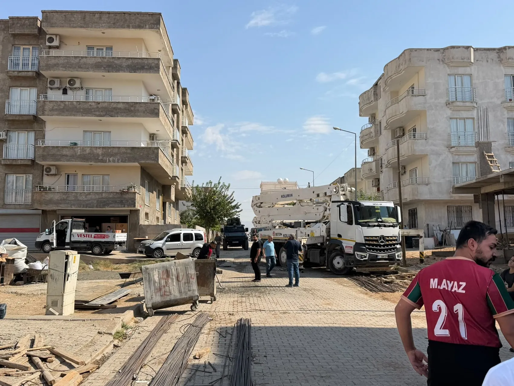 Cizre'de inşaat halindeki evin ikinci katı çöktü: 5 yaralı
