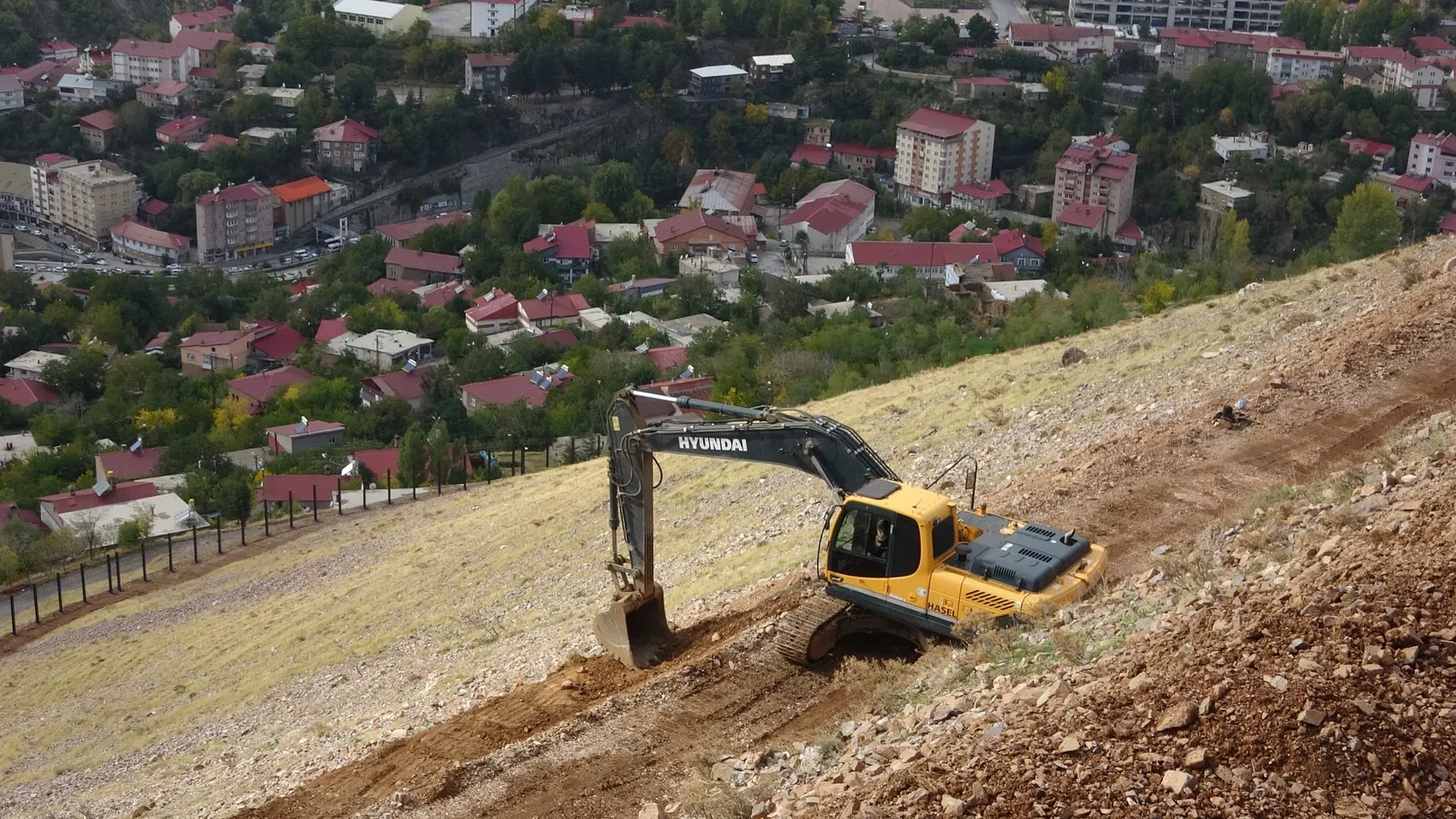Bitlis'te çığ riskine karşı 1270 metrelik kar perdesi yapılacak