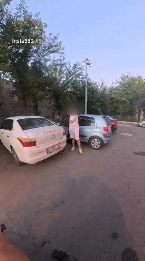 Diyarbakır sokaklarında ters yön tartışması kask kamerasına yansıdı