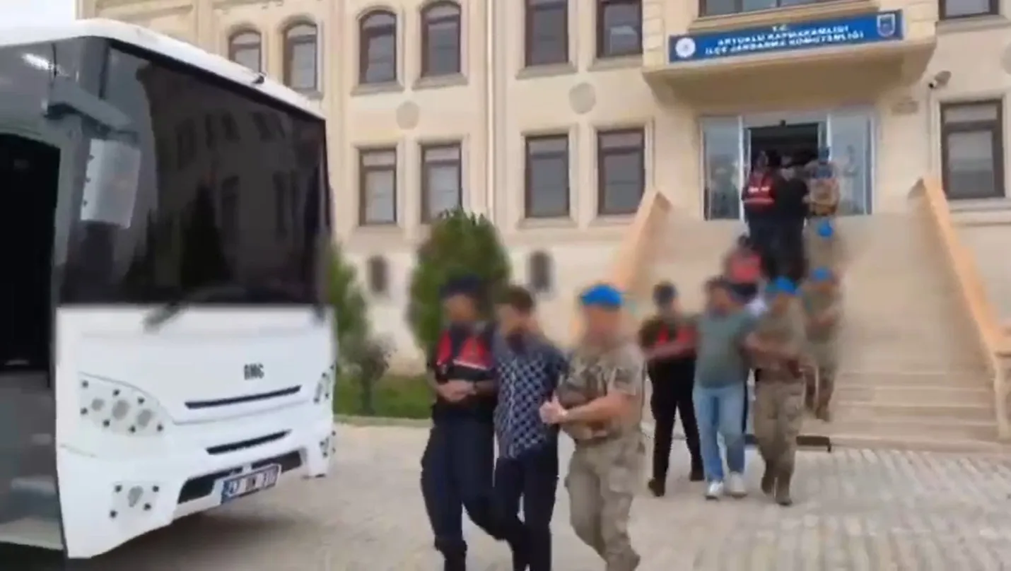 Mardin'de başsavcı yalanıyla dolandırıcılık yapan 8 kişi tutuklandı