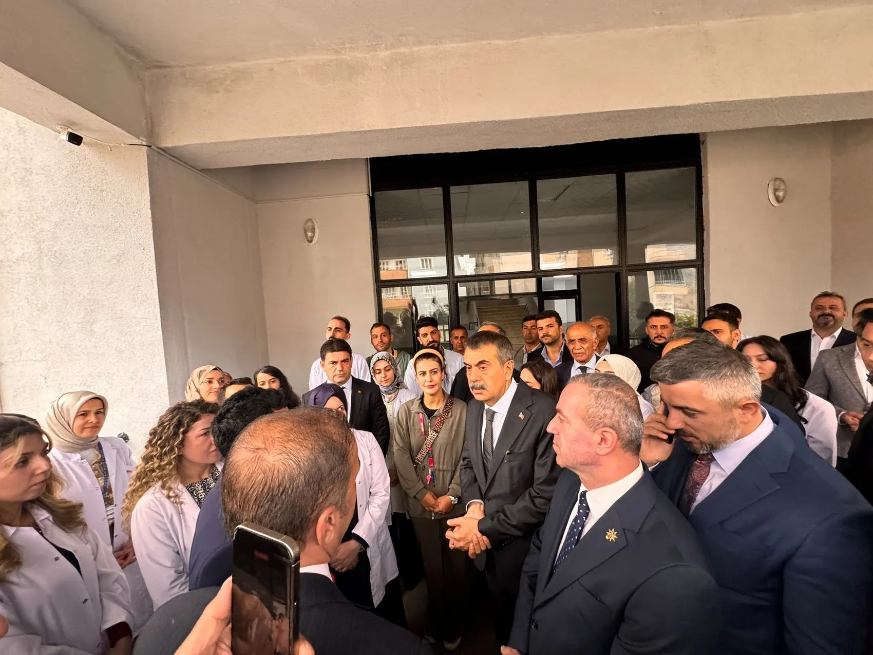 Bakan Tekin Hakkari ziyaretinde birlik ve beraberlik mesajları verdi