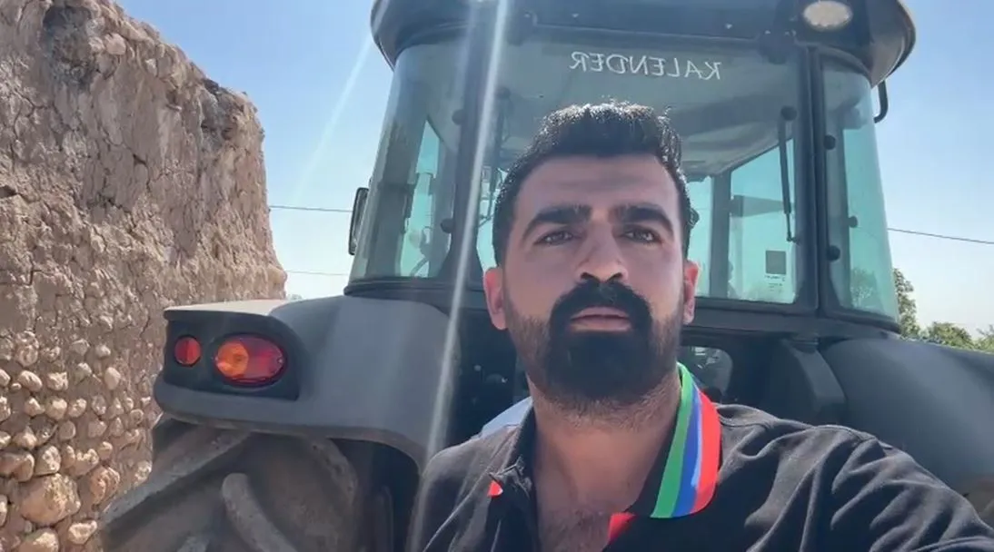 Kumru yuvası için traktörünü 33 gün boyunca kullanmadı