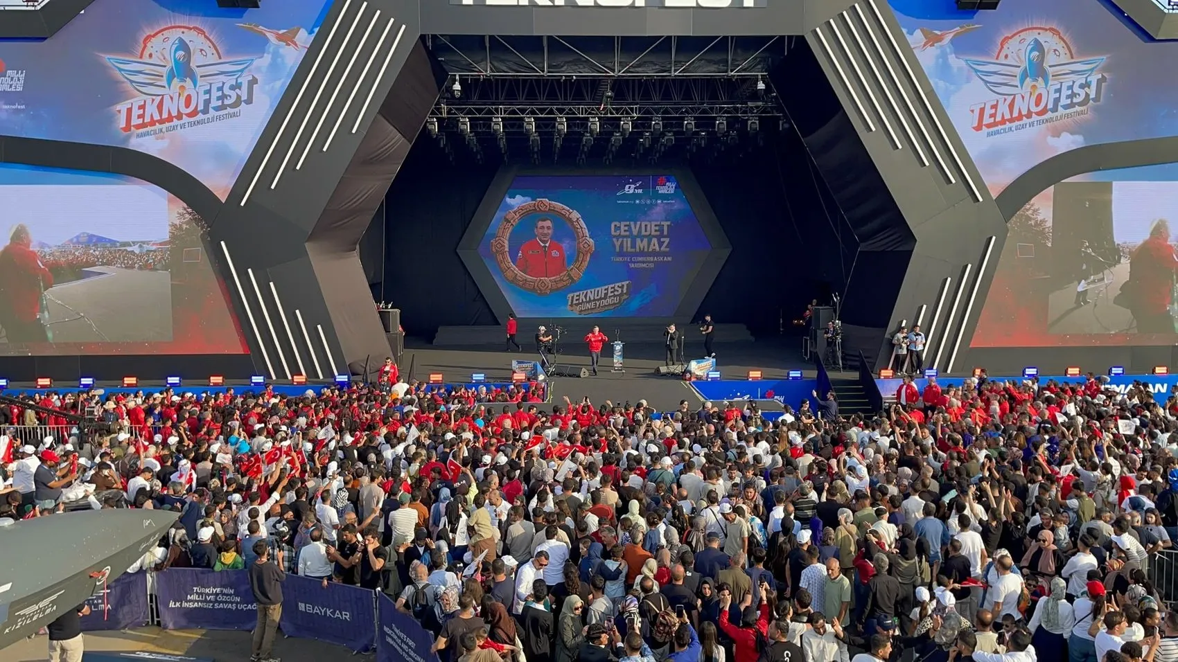 Cevdet Yılmaz Şanlıurfa'da TEKNOFEST gençliğinin geleceğine vurgu yaptı