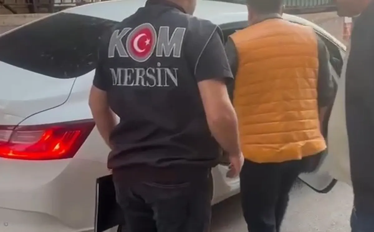 Kendilerini devlet görevlisi olarak tanıtan dolandırıcılık şebekesi çökertildi