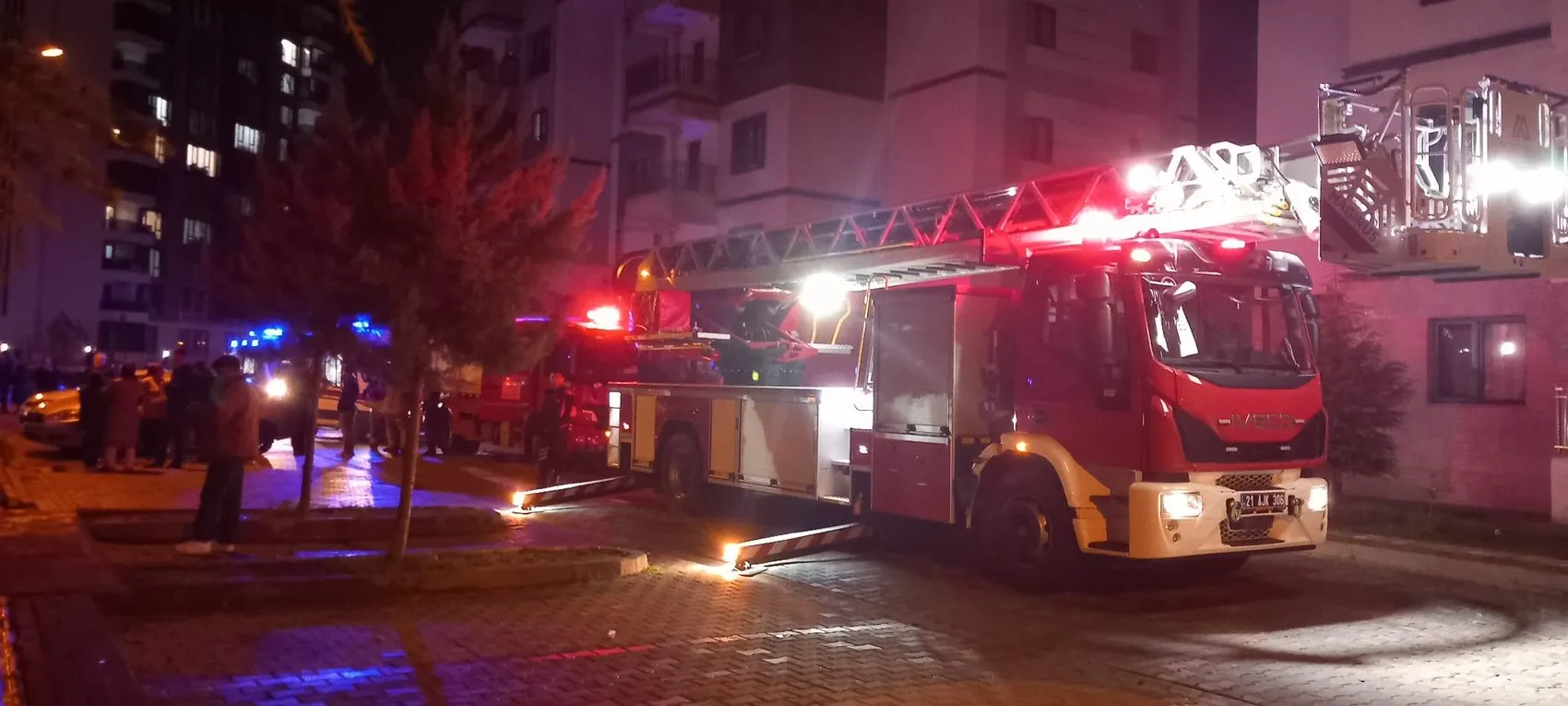 Diyarbakır'da apartman dairesinde korkutan yangın