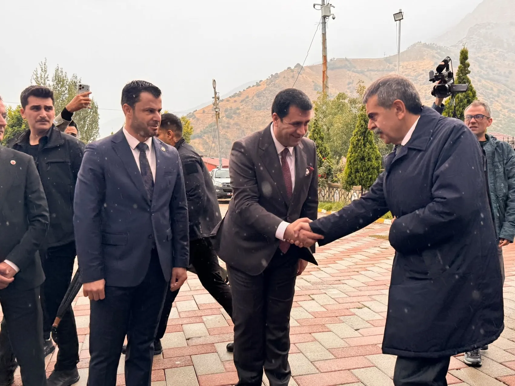 Bakan Tekin Hakkari ziyaretinde birlik ve beraberlik mesajları verdi