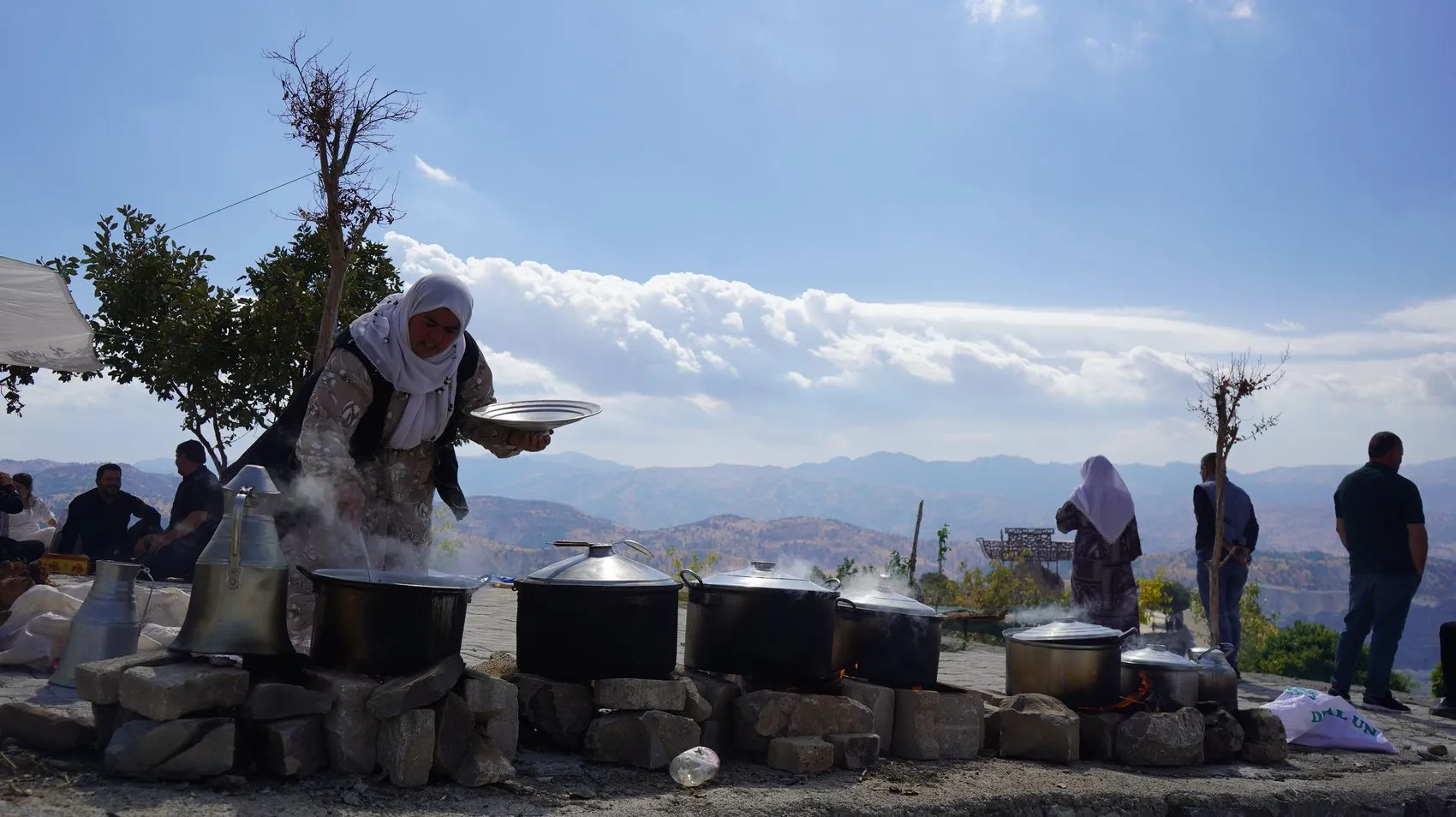 Şırnak'ta 300 yıllık mezarlık ziyareti geleneği 5 bin kişiyi buluşturdu