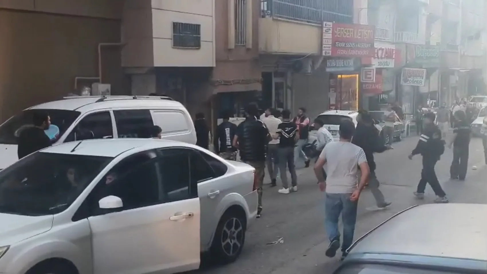 Şanlıurfa'da pazar yerinde sopalı ve bıçaklı kavga
