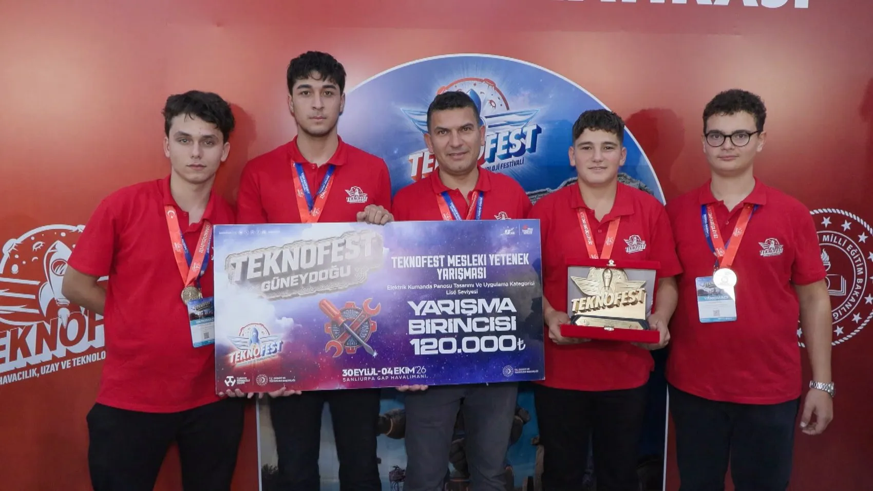 TEKNOFEST Güneydoğu'da Milli Eğitim Bakanlığı standına yoğun ilgi