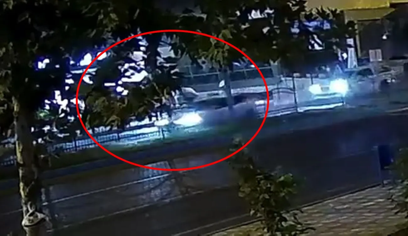 Batman'da yaya geçidinde yaşanan kaza güvenlik kamerasına yansıdı