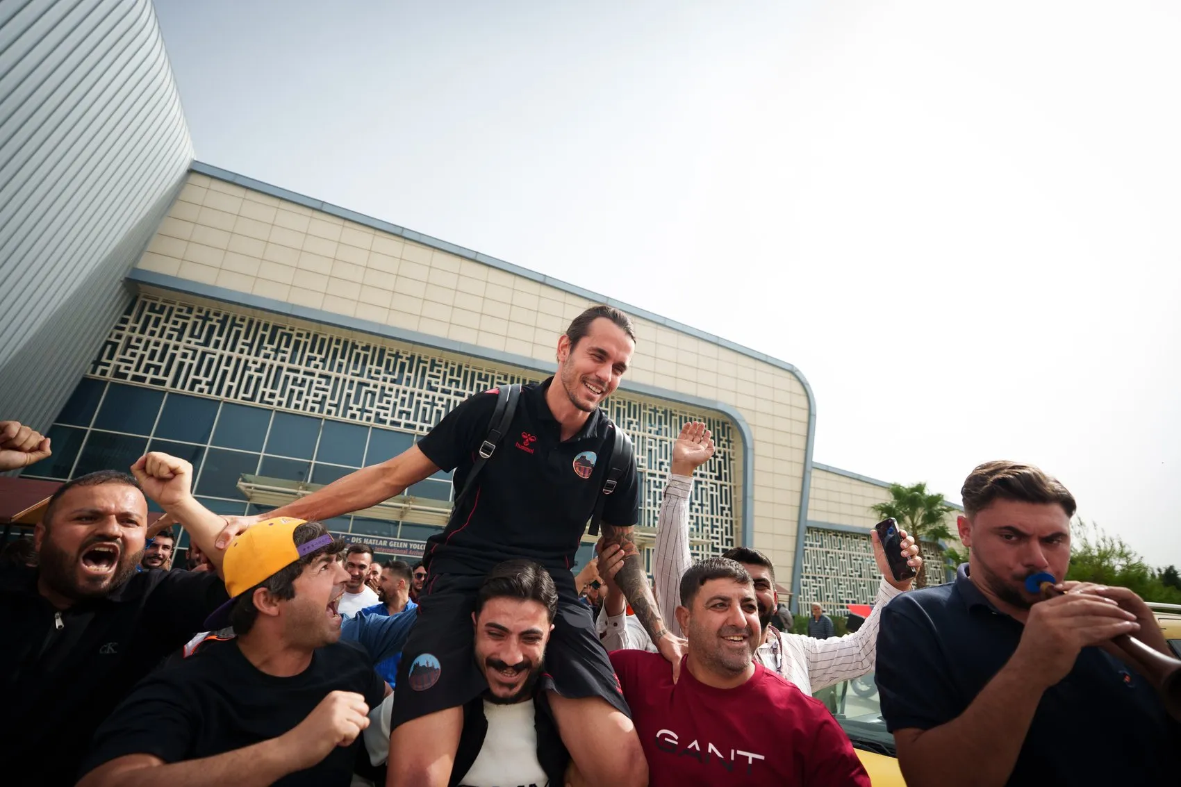 Mardin 1969 Spor taraftarlardan görkemli karşılama