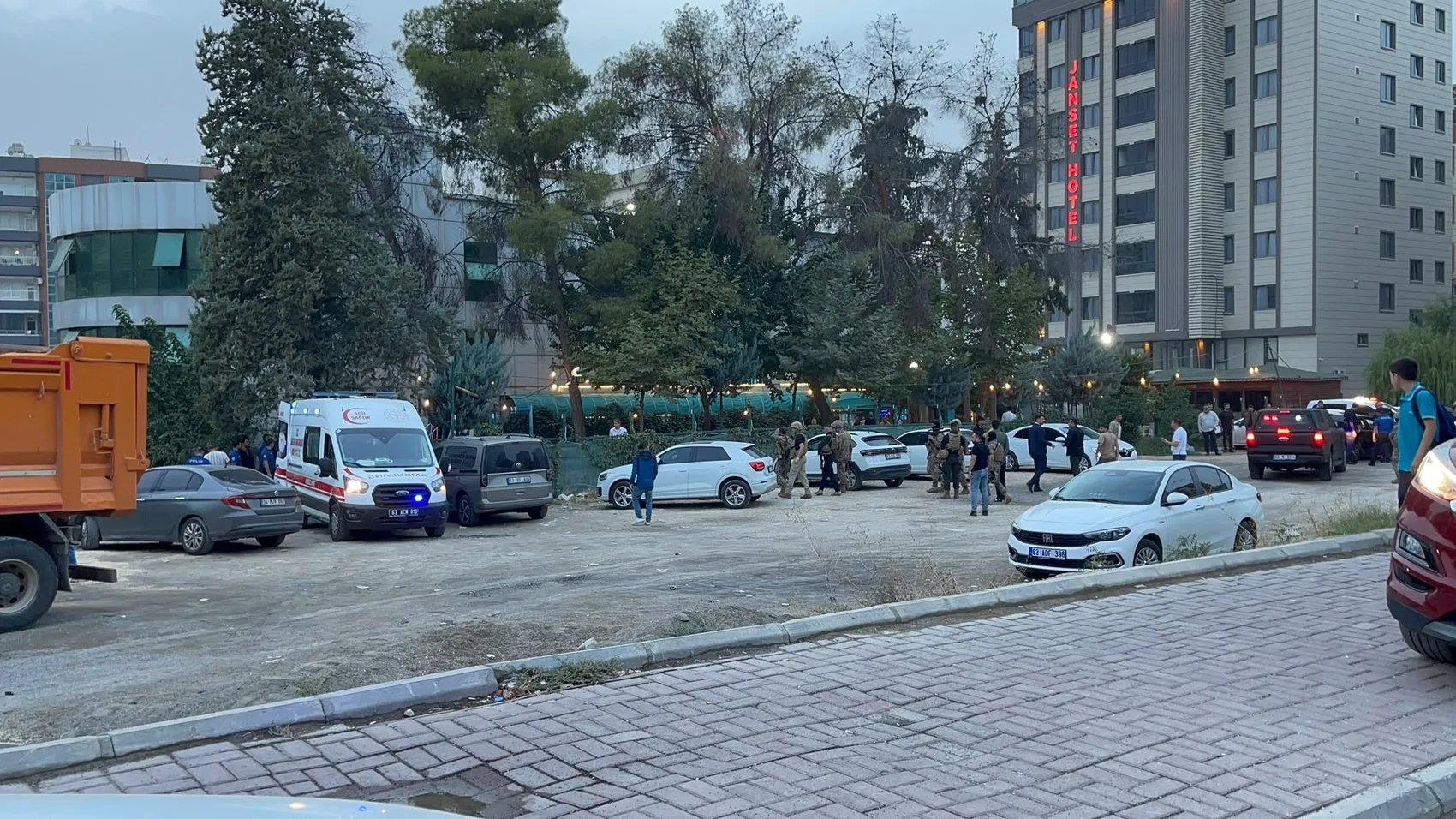 Şanlıurfa'da polisle çatışmaya giren firari şüpheli yaşamına son verdi