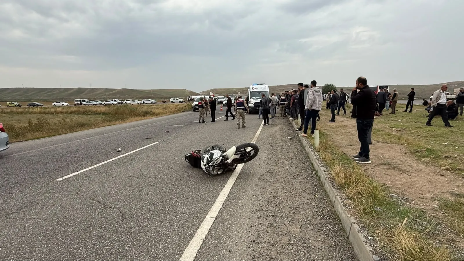 Bismil yolunda feci kaza 14 yaşındaki motosiklet sürücüsü hayatını kaybetti