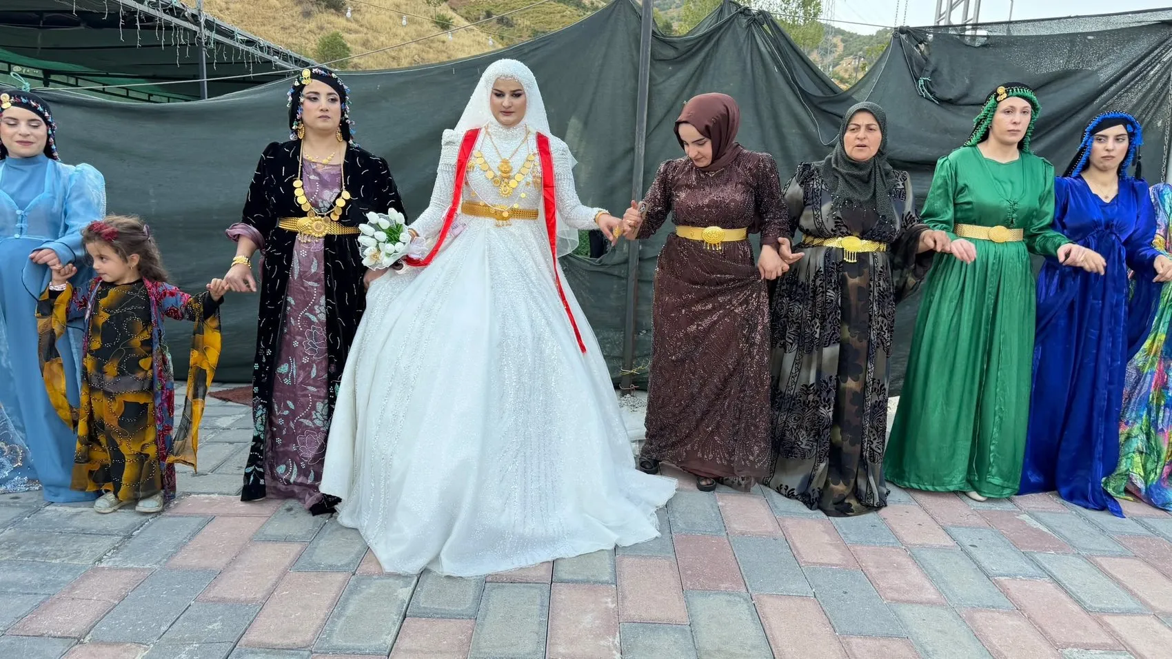 Şemdinli'de düğünlerde altın geleneğine sınır talebi