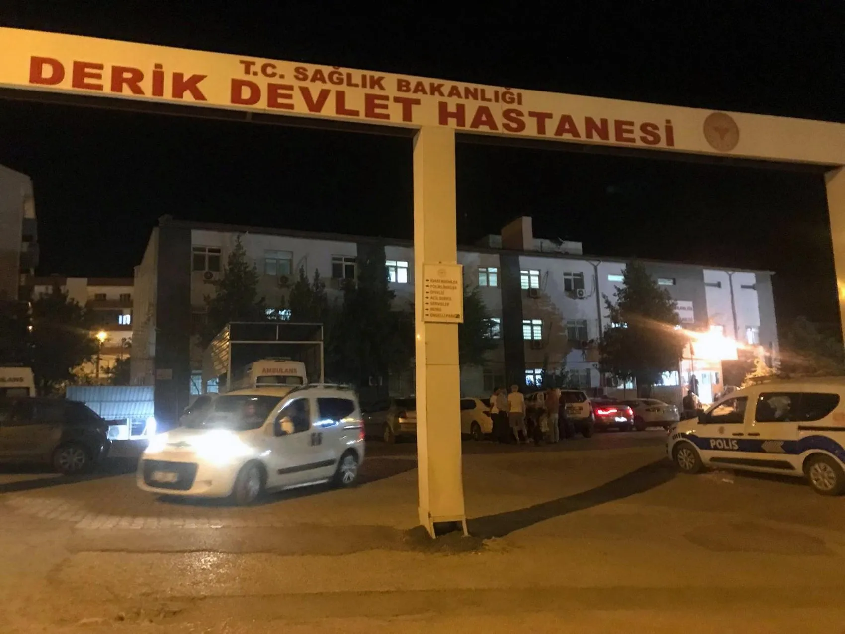 Mardin Derik yolunda iki otomobil çarpıştı 6 kişi yaralandı