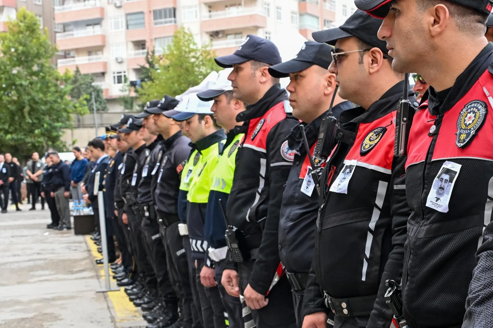 Diyarbakır'da görevli polis memuru Abdülkadir Bulut son yolculuğuna uğurlandı