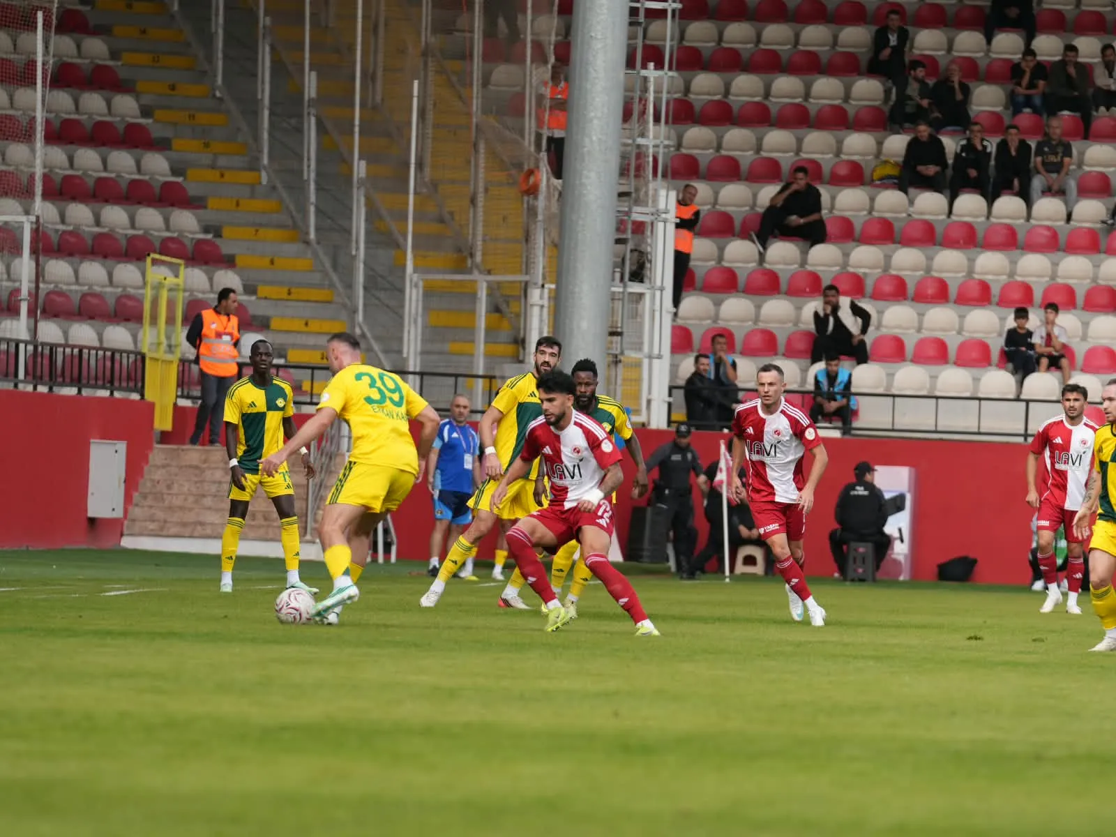 Batman Petrolspor evinde geriden gelerek Esenler Erokspor karşısında kazandı
