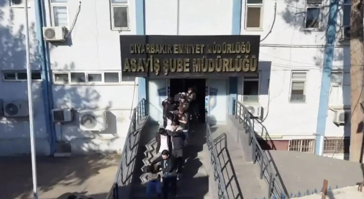 Sahte araç kiralama siteleriyle dolandırıcılık yapan çeteye büyük darbe