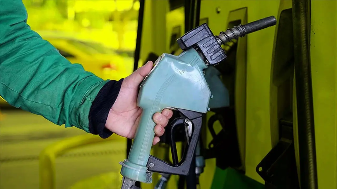 6 Ağustos 2025 akaryakıt fiyatları: Motorine dev indirim! (Motorine kaç TL indirim geldi? Motorine indirim mi geliyor? Benzin, motorin ve LPG'de son durum) - Dünya Gazetesi