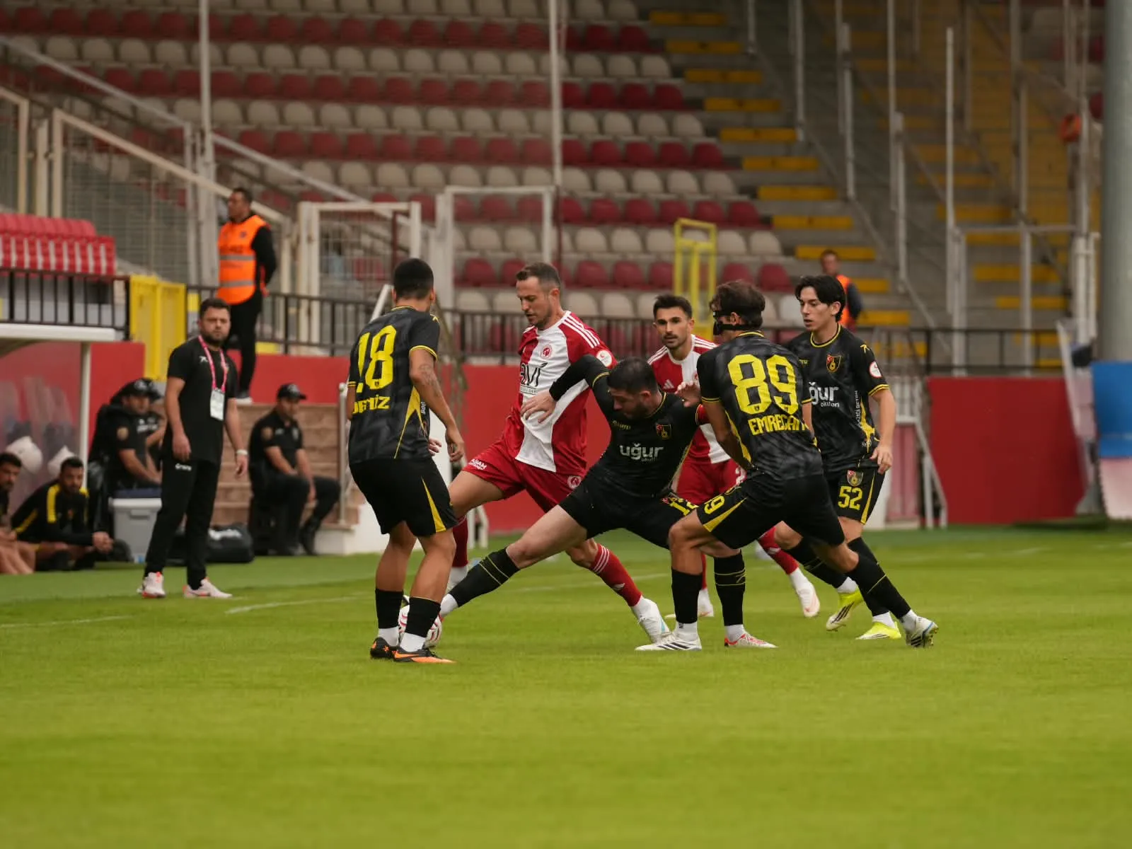 Batman Petrolspor evinde İstanbulspor engelini dört golle aştı
