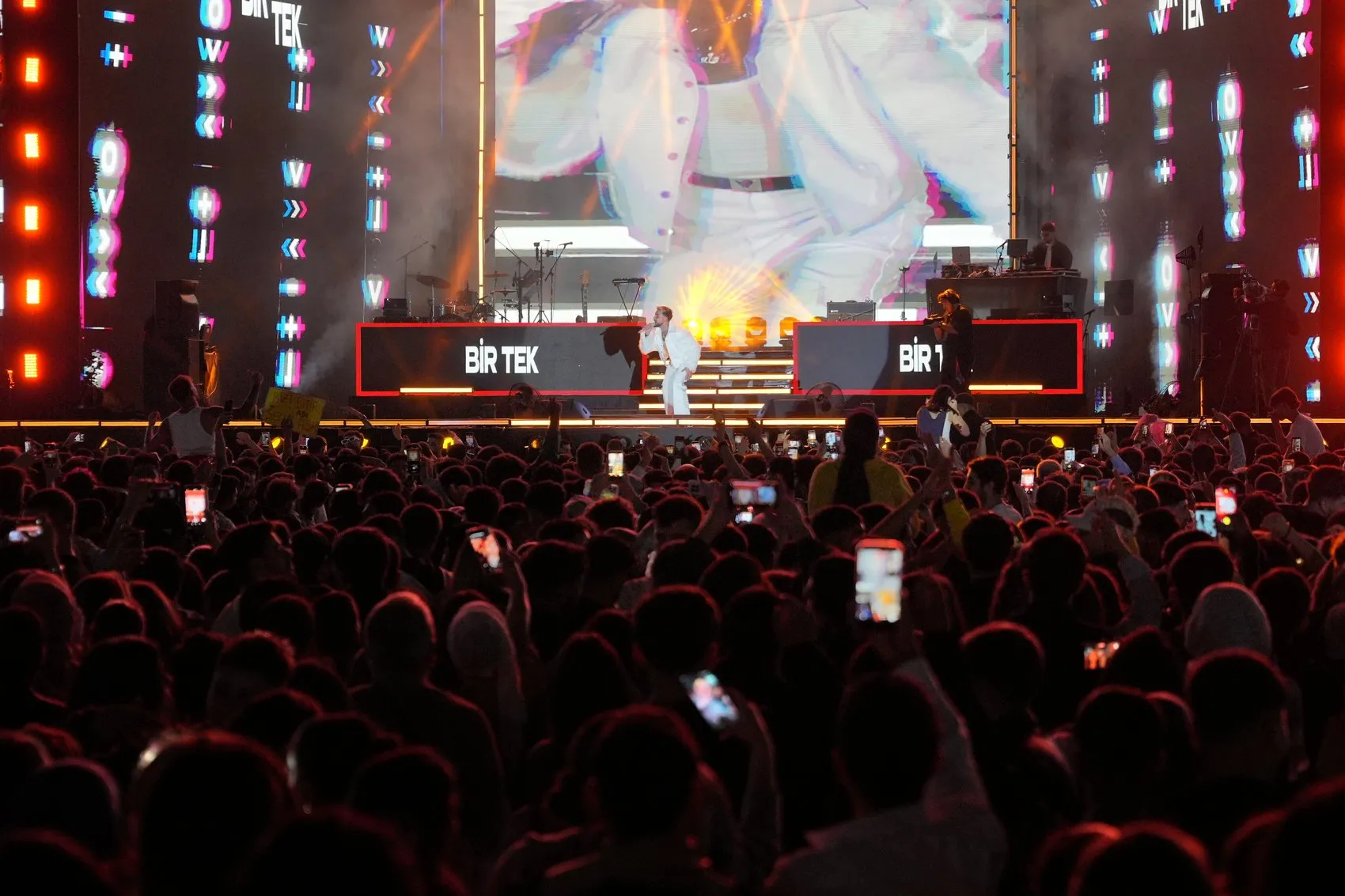 Diyarbakır Kültür Yolu Festivali Sefo konseriyle coştu