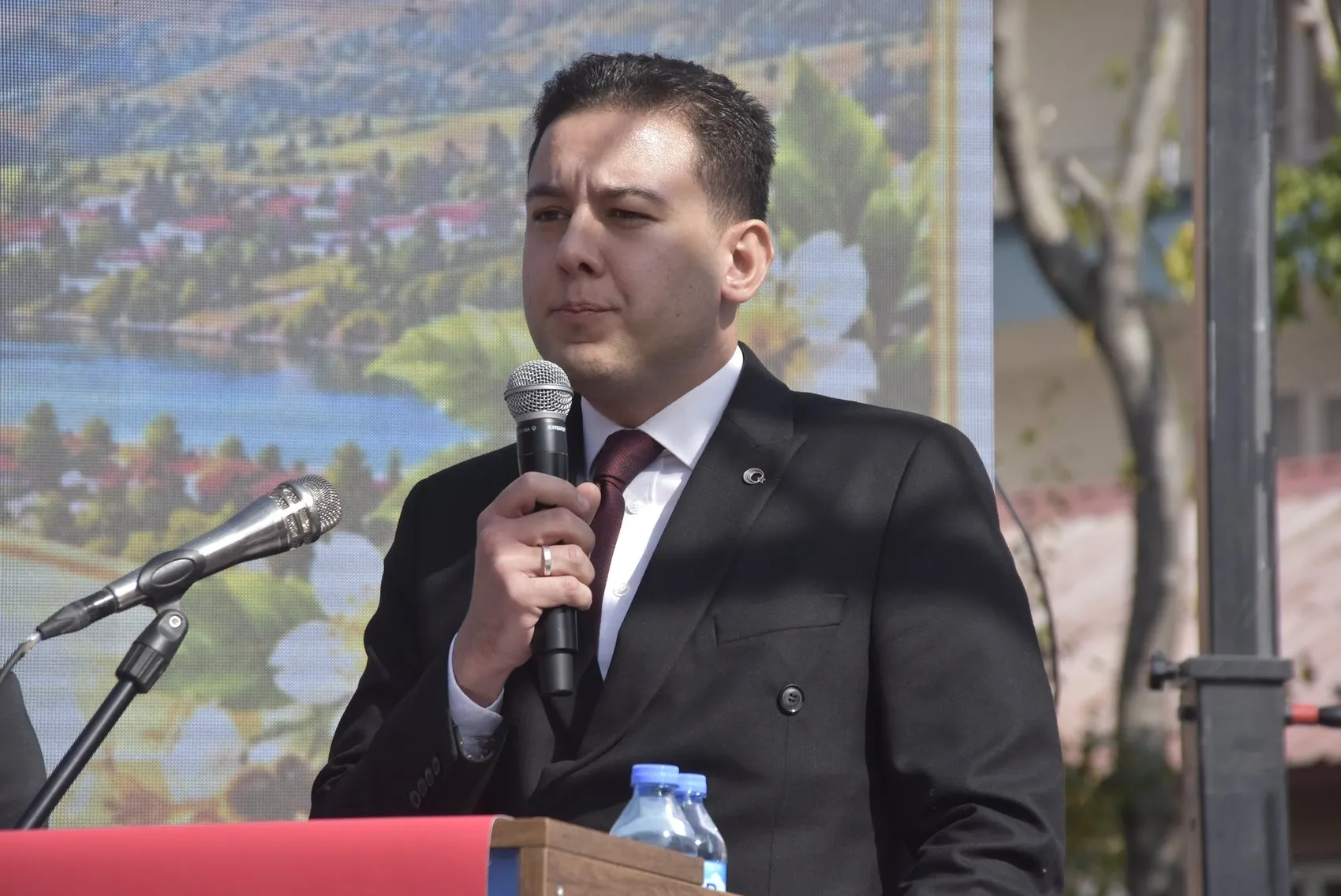 Bitlis Hizan ilçesinde ilk karakovan balı hasadı festivali başladı