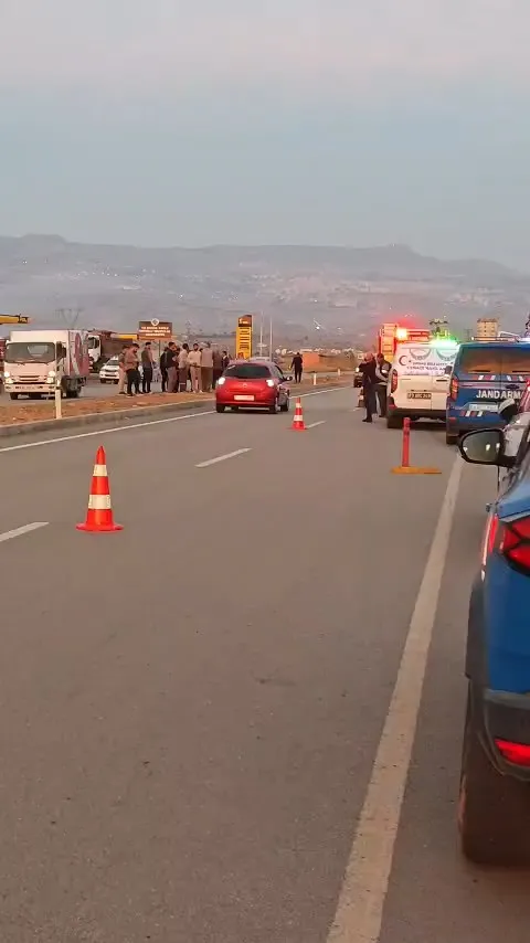 Şırnak'ta kamyonet ve motosiklet çarpıştı: Bir genç hayatını kaybetti