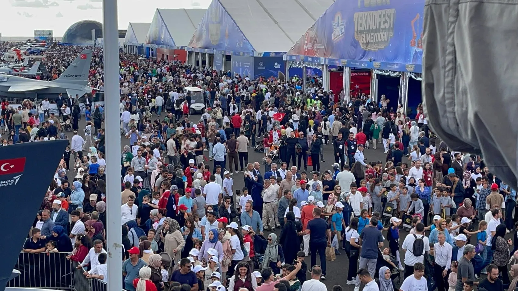 Cumhurbaşkanı Erdoğan Şanlıurfa'da TEKNOFEST gençliğiyle buluştu