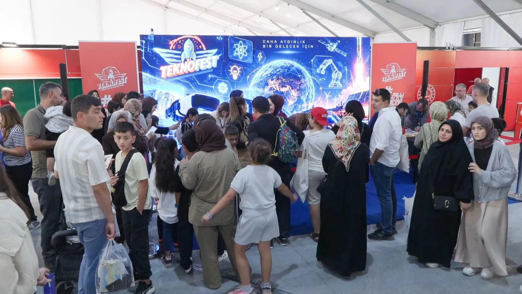 TEKNOFEST Güneydoğu'da Milli Eğitim Bakanlığı standına yoğun ilgi