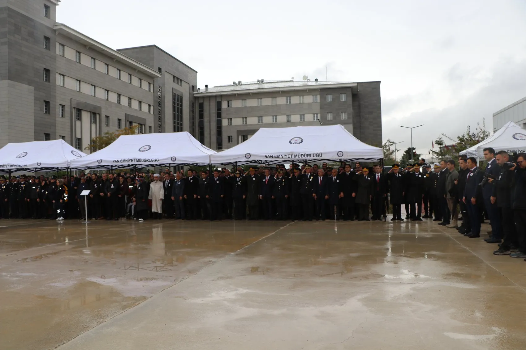 Şehit polis memuru Tayfun Akalan Van'dan Ankara'ya uğurlandı