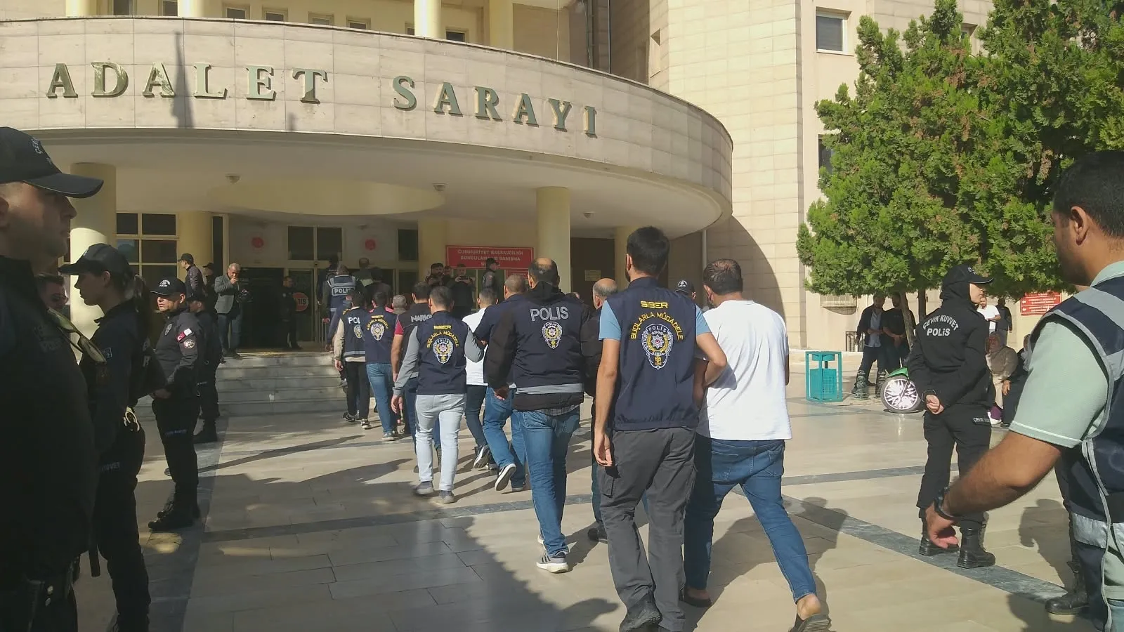 Şanlıurfa merkezli yasa dışı bahis operasyonunda 22 kişi yakalandı