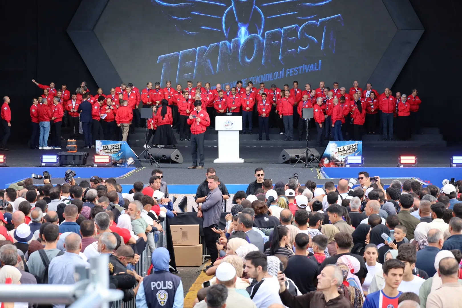 Cumhurbaşkanı Erdoğan Şanlıurfa'da TEKNOFEST gençliğiyle buluştu