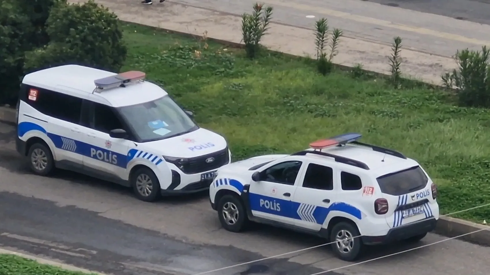 Diyarbakır Adliyesi koridorunda tekme ve yumruklu kavga