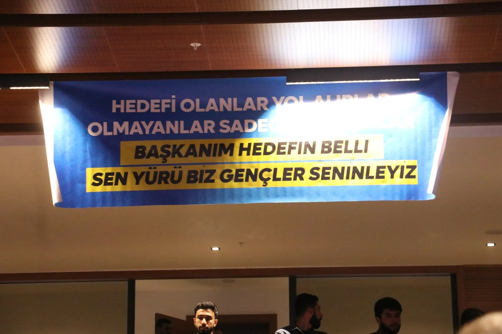 Yapıcıoğlu Diyarbakır'da şiddetin bölgeye verdiği zararlara dikkat çekti