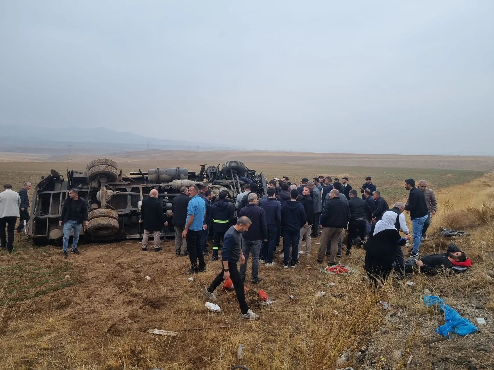 Hakkari Van kara yolunda zincirleme kaza 12 yaralı
