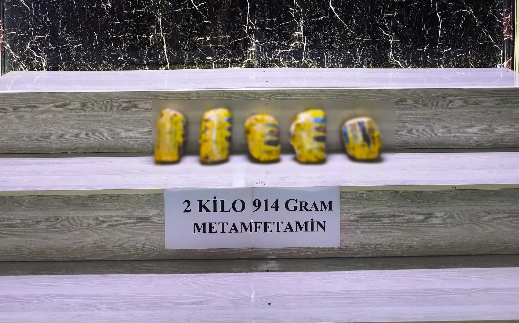 Bitlis Tatvan girişinde durdurulan araçtan kilolarca uyuşturucu çıktı