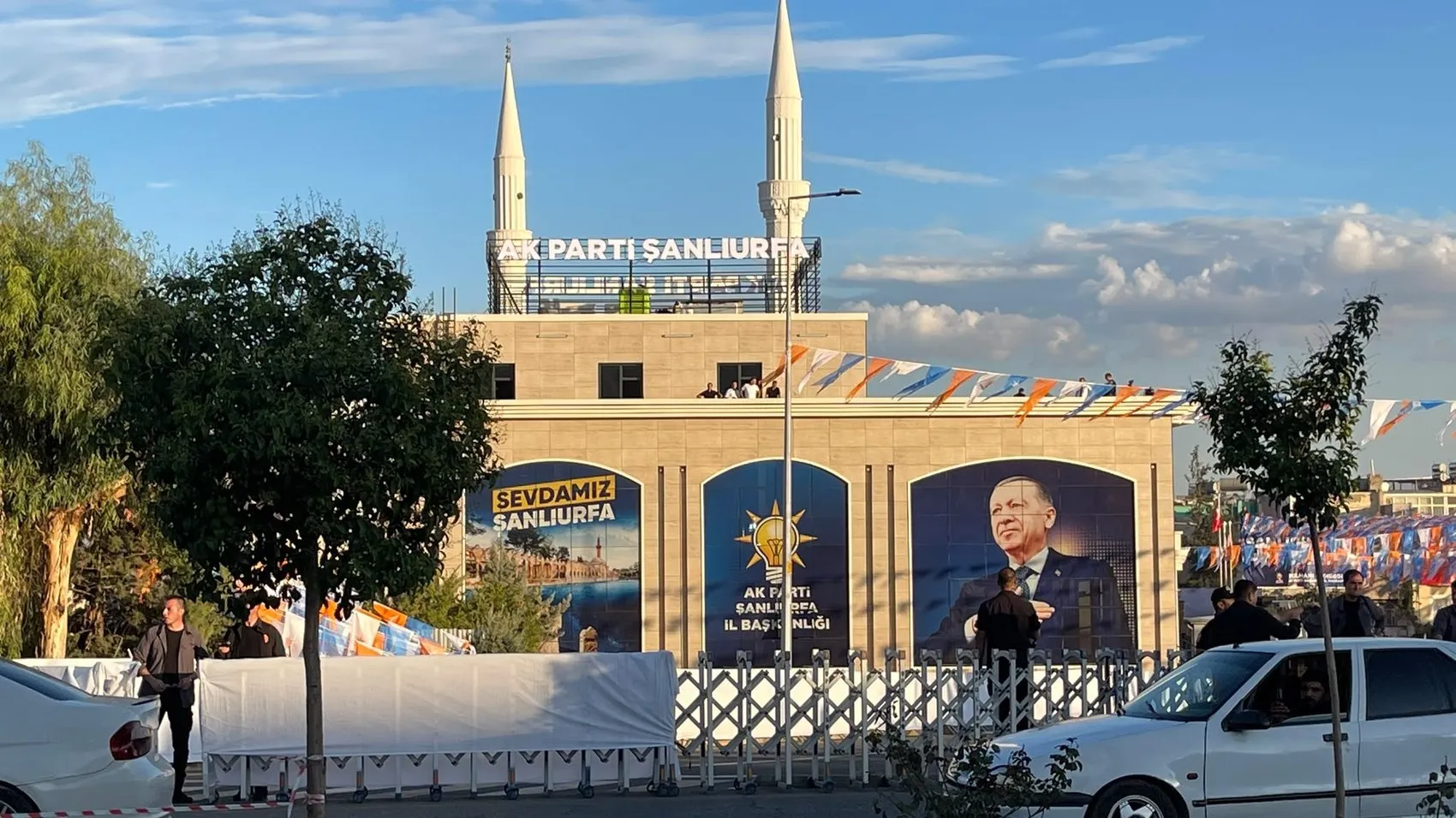 Cumhurbaşkanı Erdoğan Şanlıurfa'da yeni il başkanlığı binasını hizmete açtı