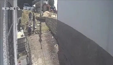 Engelli kızı için rampa isteyen kadına komşusundan kürekli saldırı