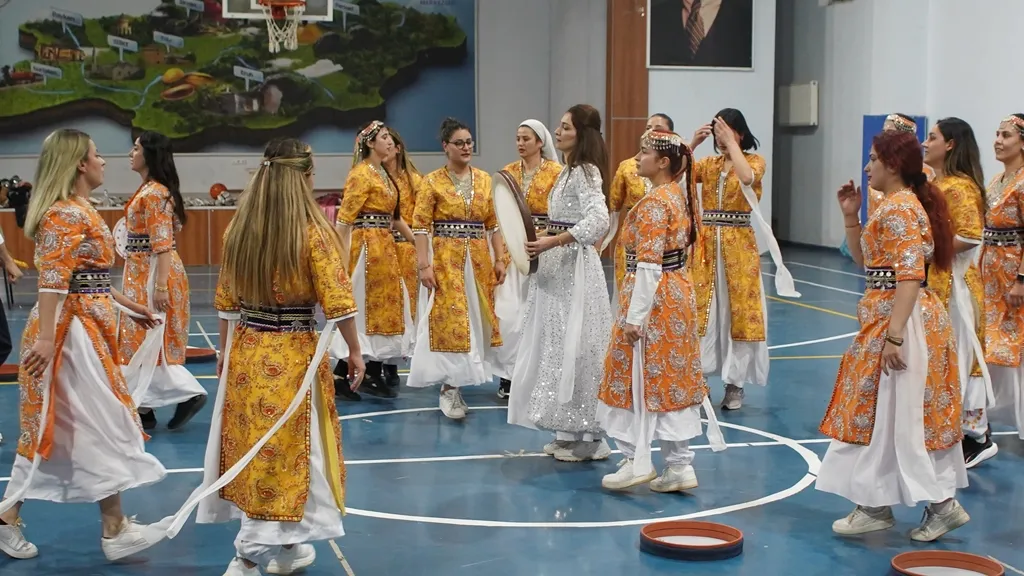 Siirtli öğretmenler Botan efsanesini sahnede yeniden yaşatıyor
