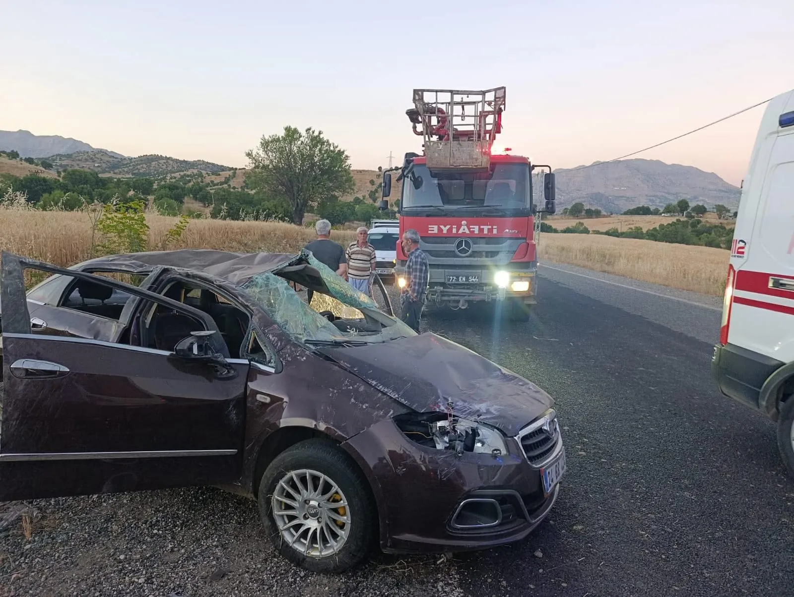 Kulp yolunda acı kaza Anne ve 3 yaşındaki oğlu hayatını kaybetti