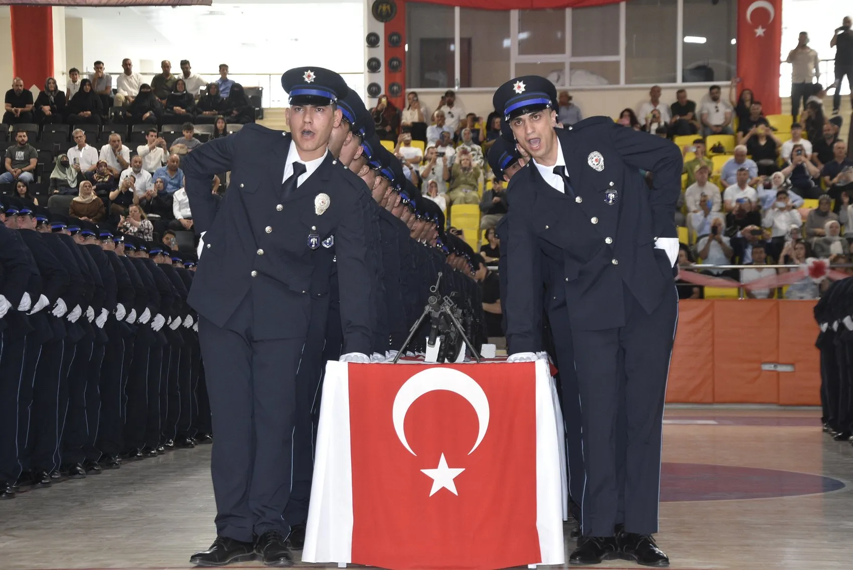 Bitlis POMEM mezunları görevlerine uğurlandı