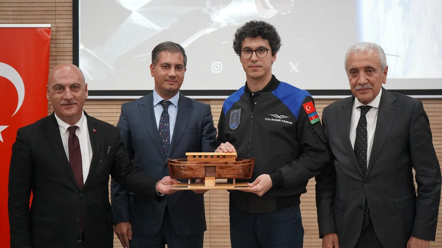 Türkiye'nin İkinci Astronotu Şırnaklı Gençlere Uzay Deneyimlerini Anlattı