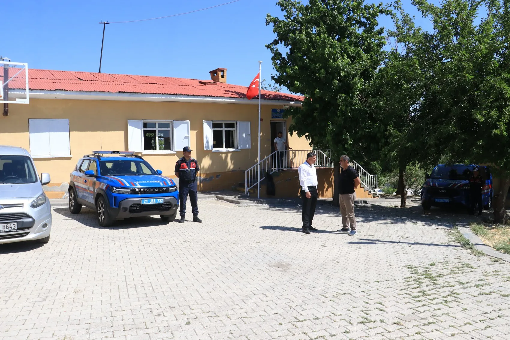 Tavşantepe Mahallesi muhtarlık koltuğu için sandık başında