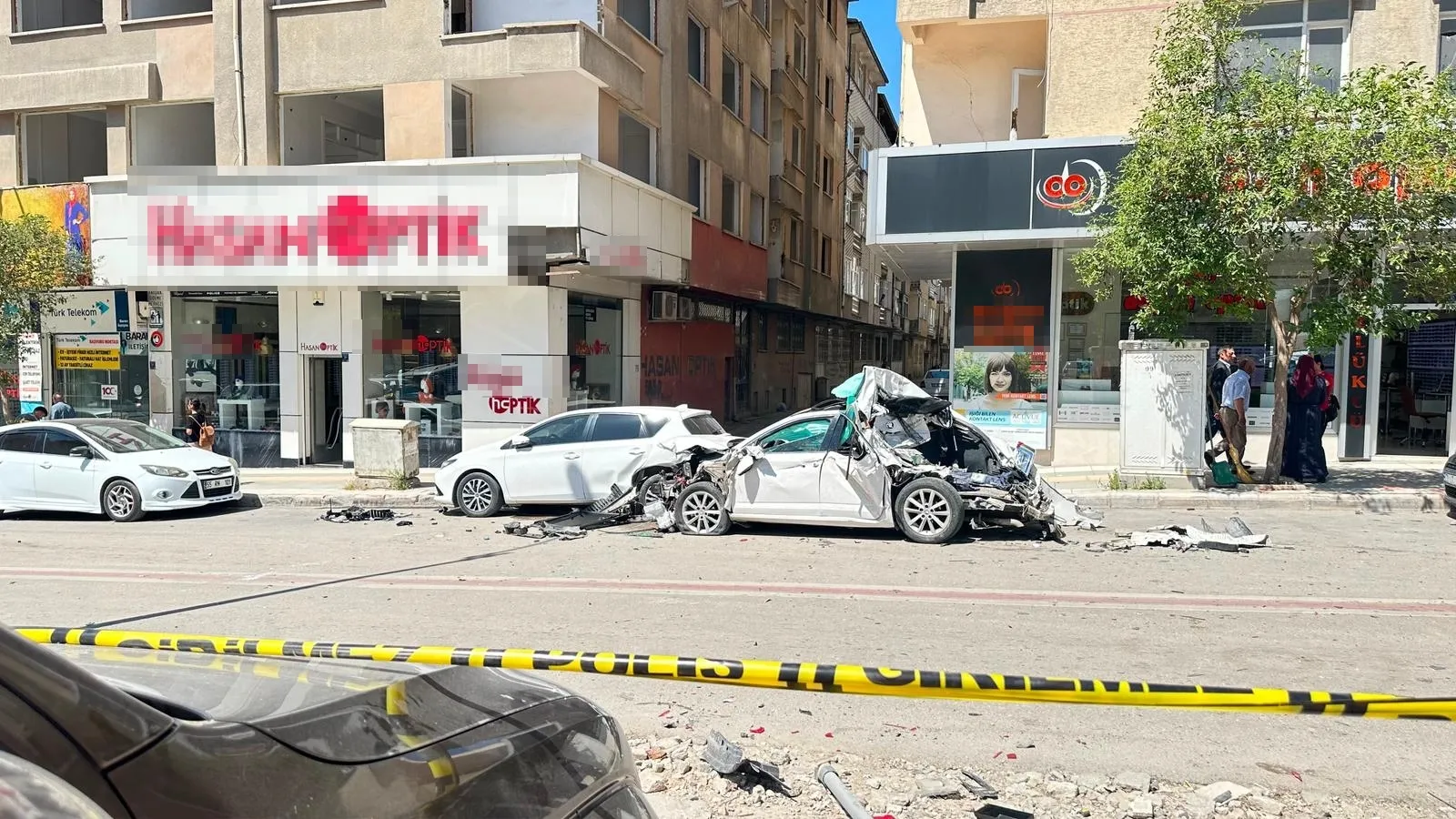 Elazığ’da dehşet anları Hafriyat kamyonu 10 aracı biçti