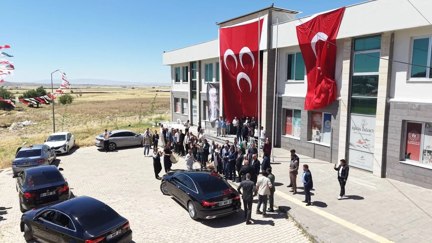MHP'li Işıkver'den İYİ Parti mitingindeki sloganlara sert tepki