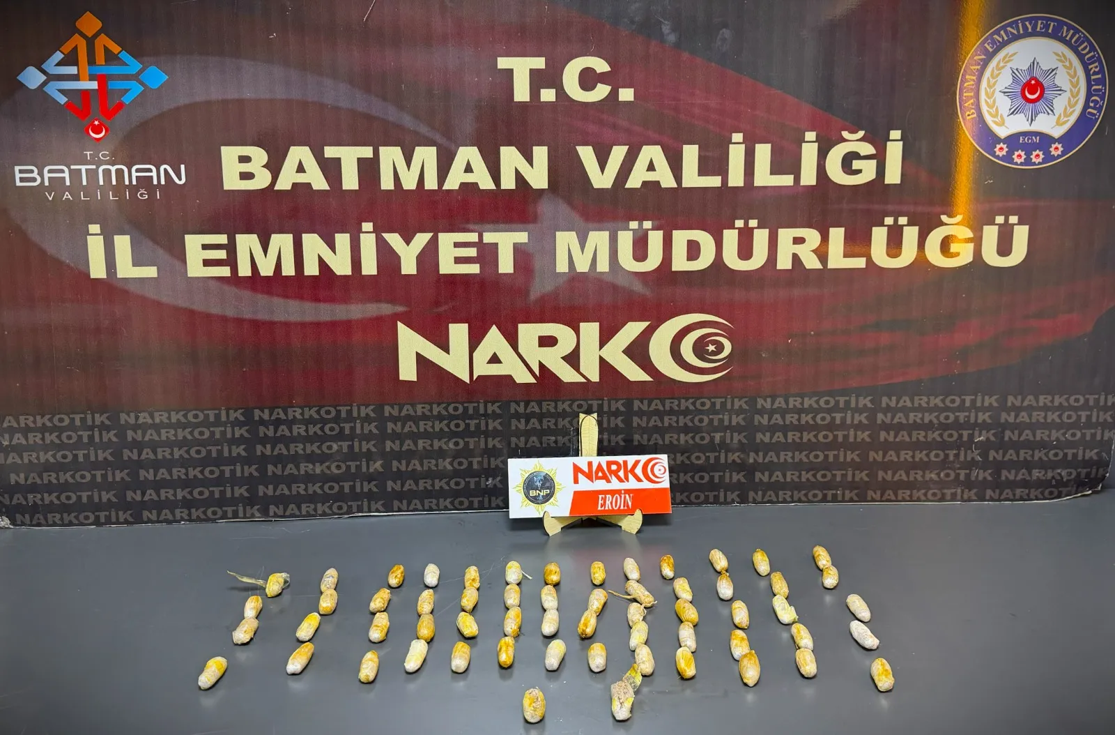 Batman yolunda mideleri uyuşturucu dolu 4 kişi yakalandı