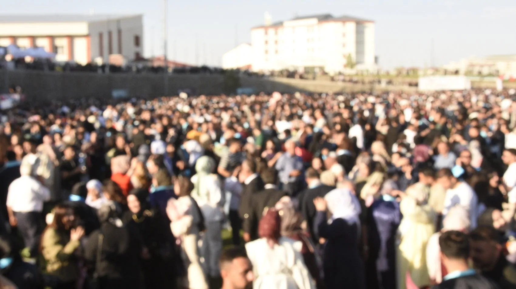 Bitlis Eren Üniversitesi'nde 2 bin 800 genç iş hayatına uğurlandı