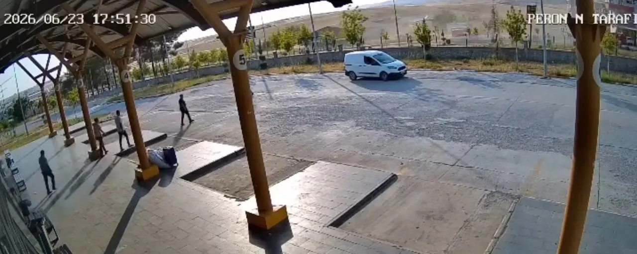 Silvan’da otomobil takla attı iki kişi ağır yaralandı